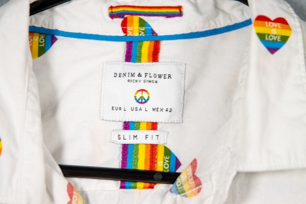 Denim & Flower Ricky Singh Shirt Mens Large Rainbow Heart Pride Button Up Slim F